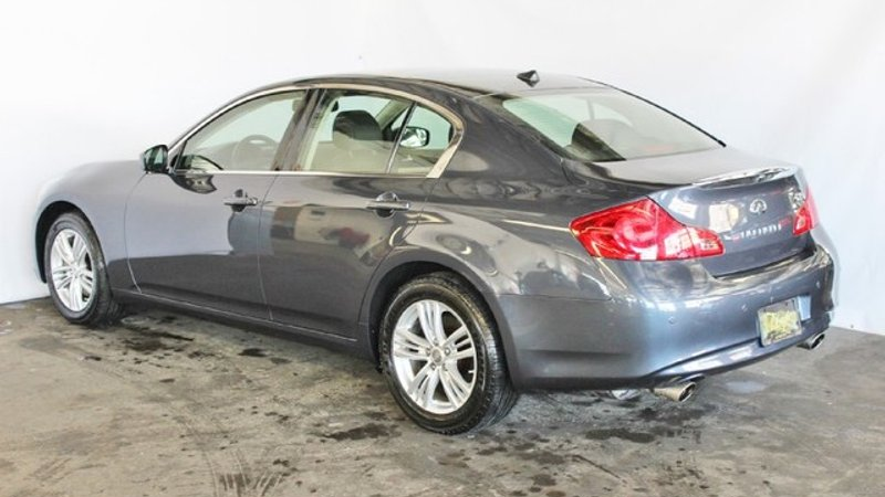 Illustration for article titled Here Are Five Reasons Why You Need To Buy An Infiniti G37 Right Now
